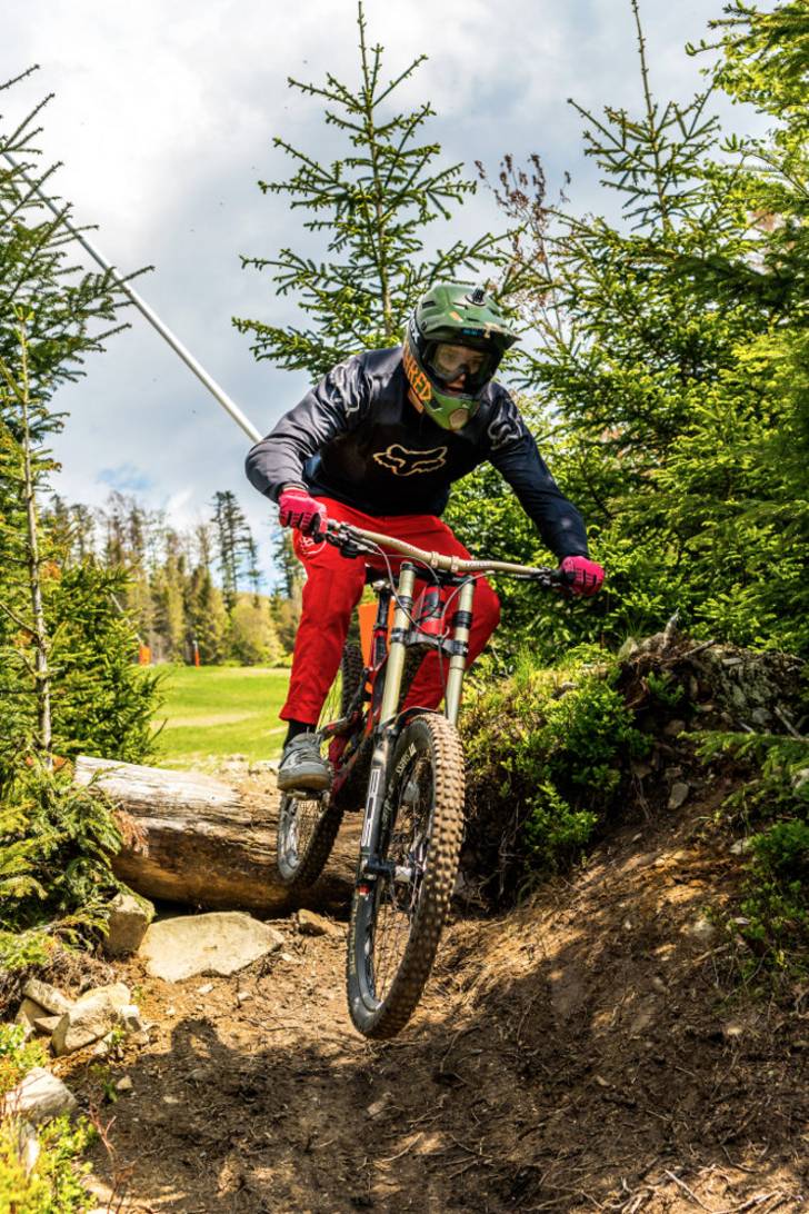 Mountain biking shoulder pads online